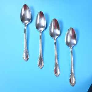 4 Rogers 1847 IS Remembrance Teaspoon Spoon Set Silver Plated 6 1/8" Floral